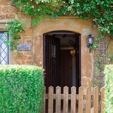 Lily Cottage Tew Екстериор снимка
